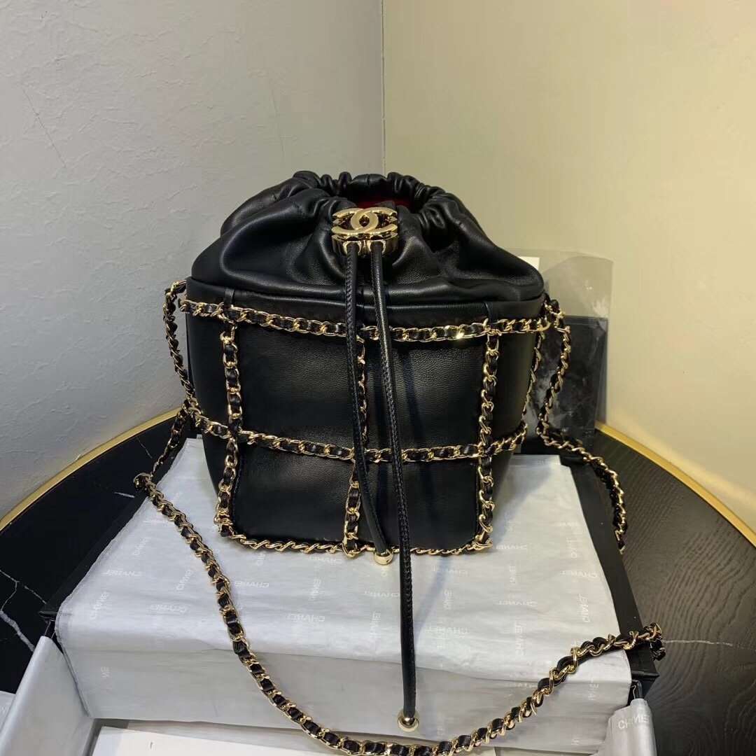 the-official-online-store-of-chanel-bucket-chain-drawstring-bag-2021-online-hot-sale_2.jpg