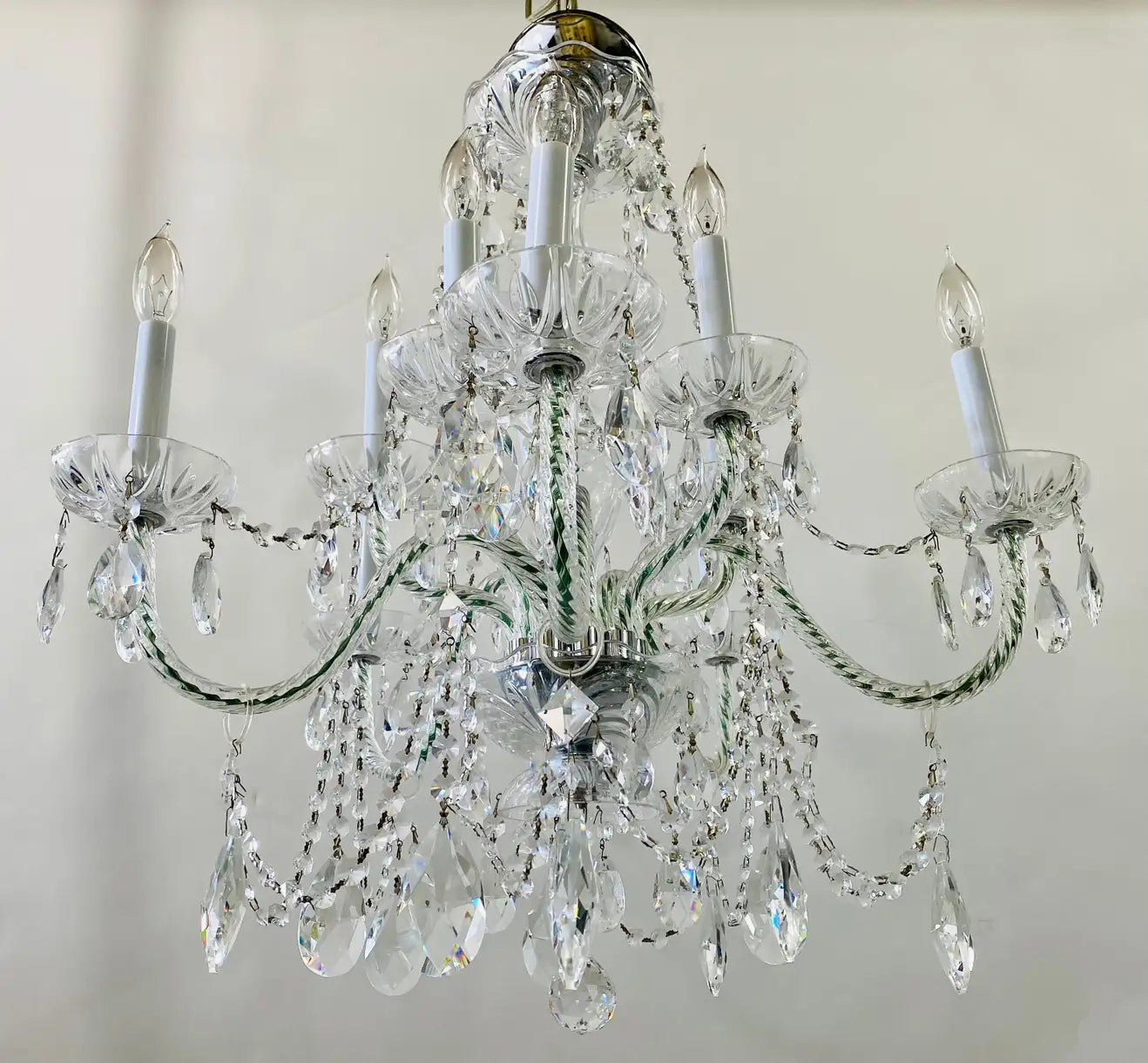 we-make-buying-your-favorite-art-deco-style-christal-chandelier-in-the-manor-of-waterford-10-arms-on-sale_2.webp