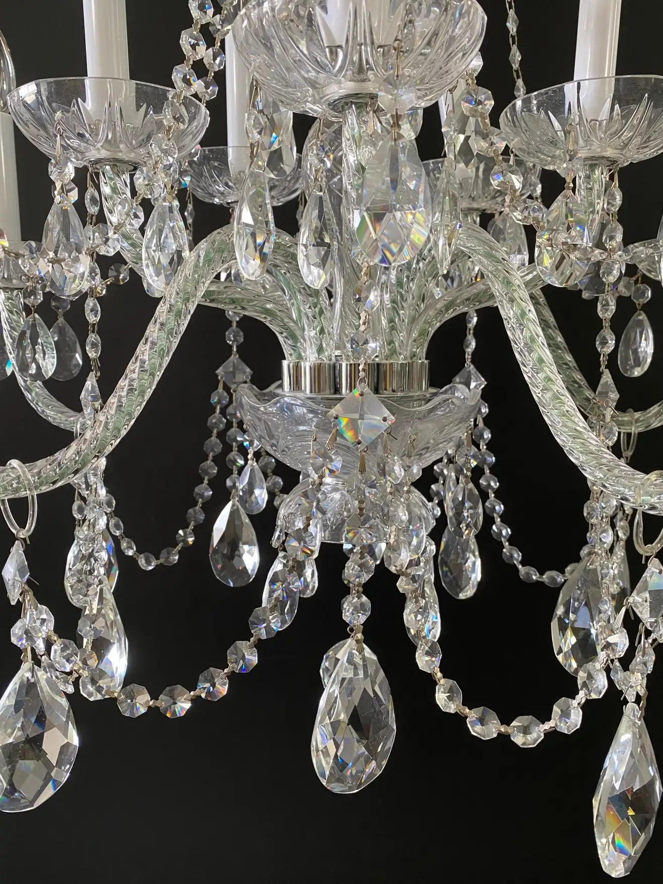 we-make-buying-your-favorite-art-deco-style-christal-chandelier-in-the-manor-of-waterford-10-arms-on-sale_8.webp