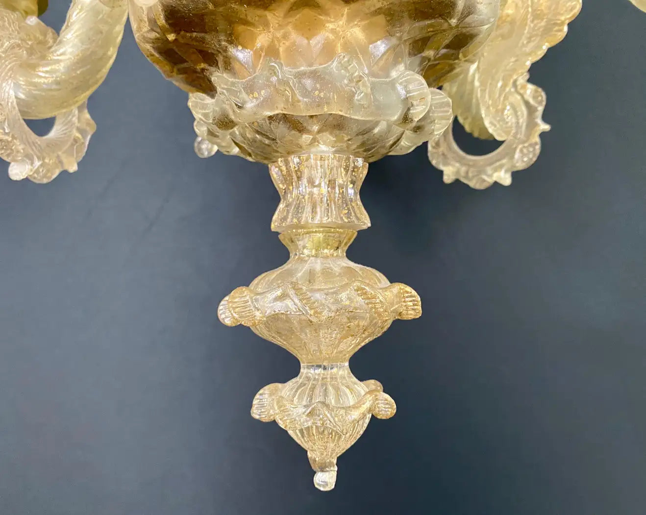 find-your-new-favorite-gold-dust-murano-daffodil-chandelier-6-arms-fashion_4.webp