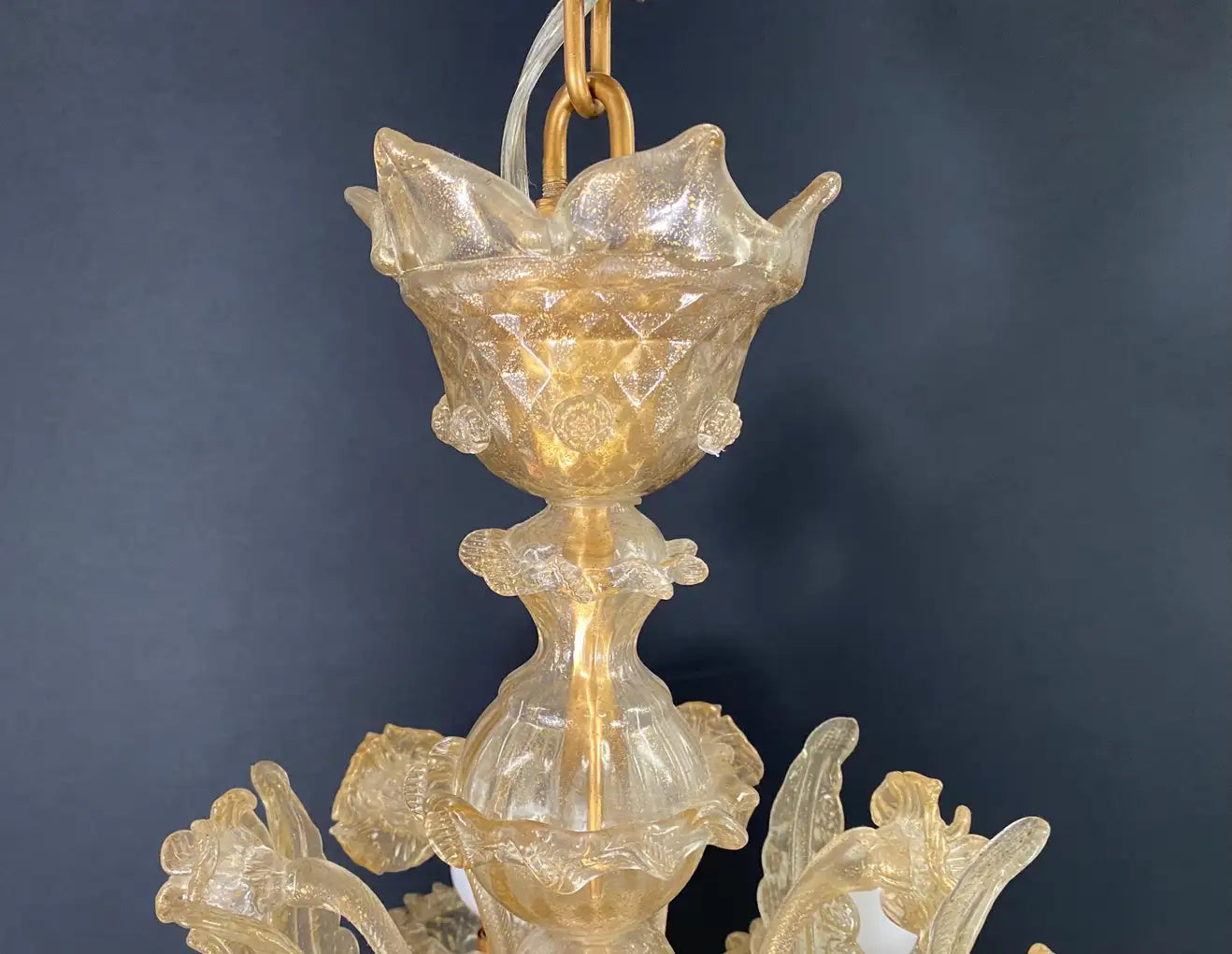 find-your-new-favorite-gold-dust-murano-daffodil-chandelier-6-arms-fashion_5.webp