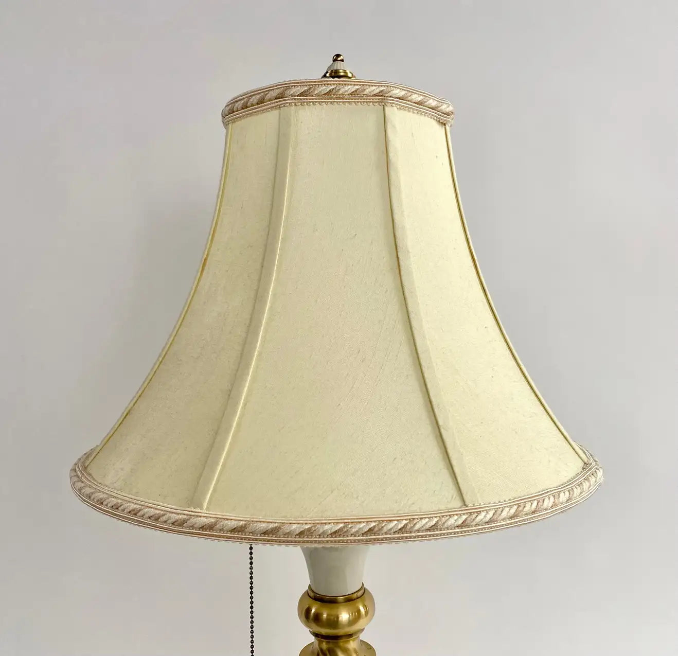 discount-hollywood-regency-style-lenox-white-porcelain-brass-table-lamp-a-pair-online-hot-sale_11.webp