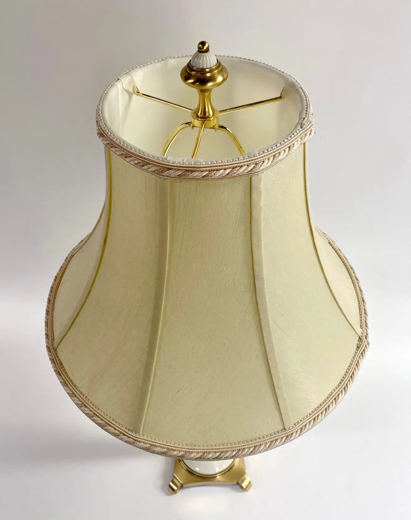 discount-hollywood-regency-style-lenox-white-porcelain-brass-table-lamp-a-pair-online-hot-sale_12.webp