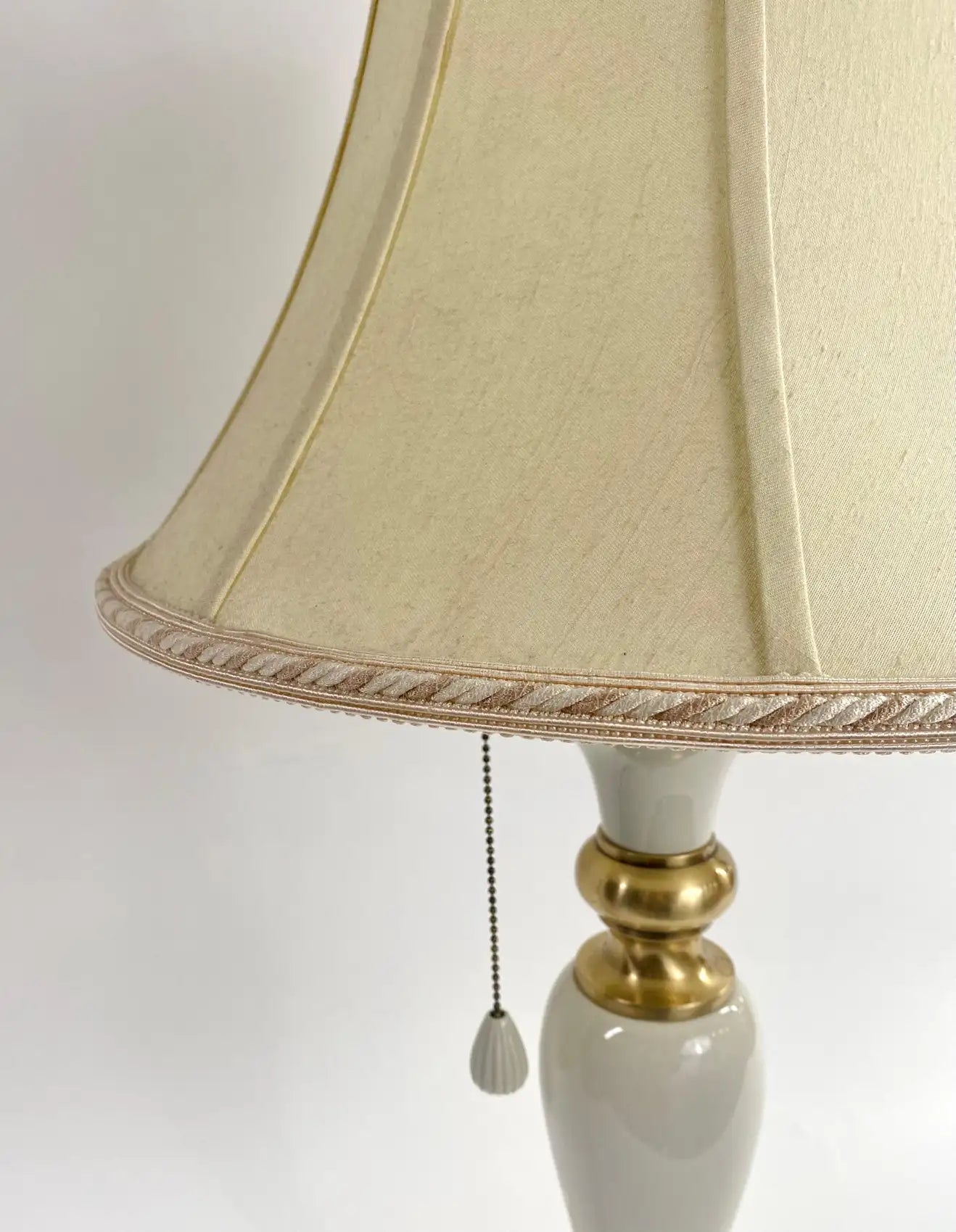 discount-hollywood-regency-style-lenox-white-porcelain-brass-table-lamp-a-pair-online-hot-sale_13.webp