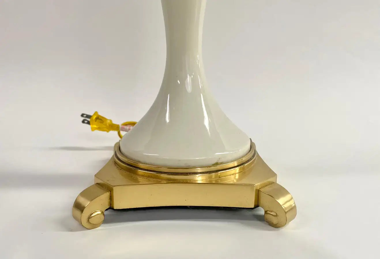 discount-hollywood-regency-style-lenox-white-porcelain-brass-table-lamp-a-pair-online-hot-sale_2.webp