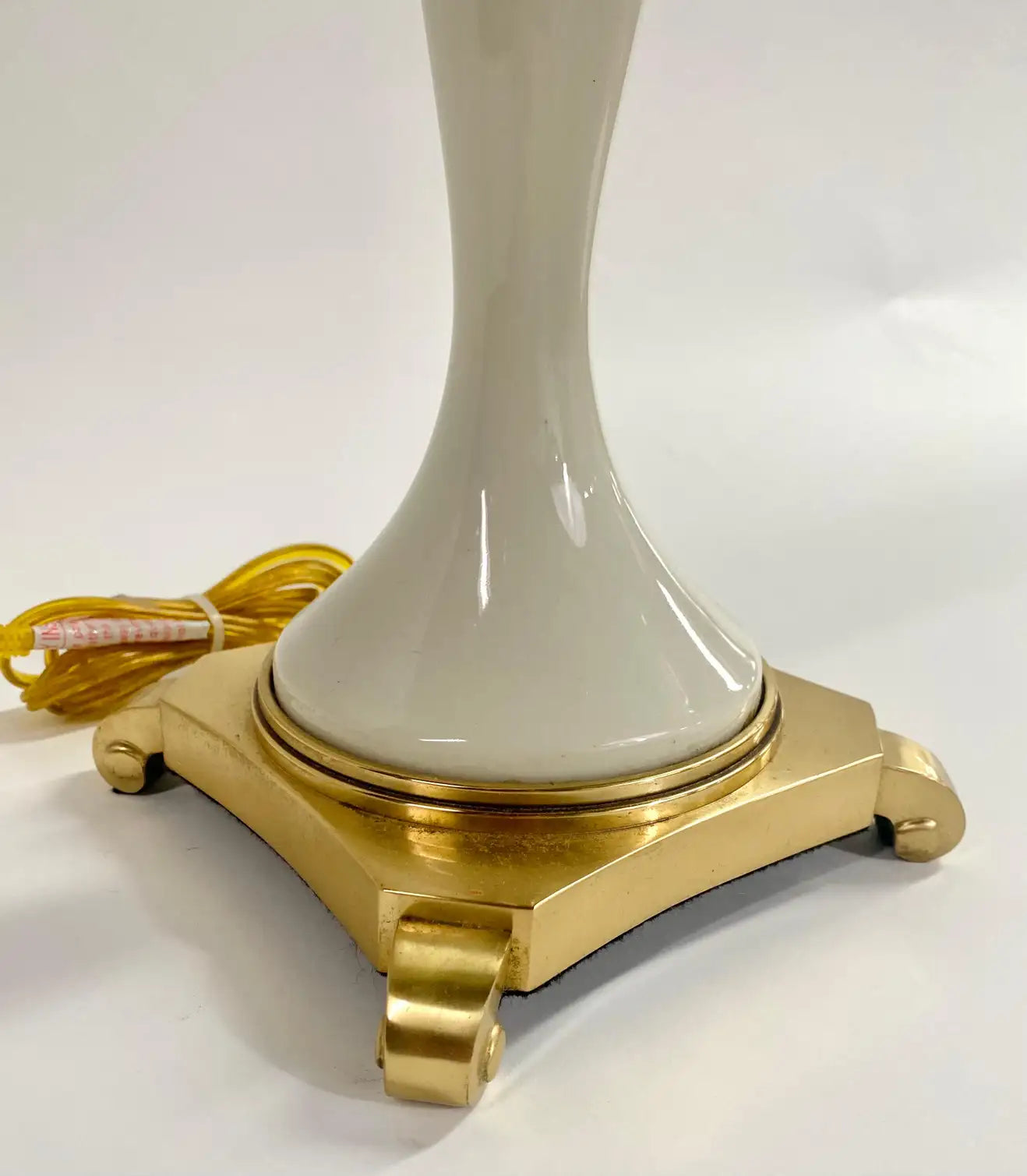 discount-hollywood-regency-style-lenox-white-porcelain-brass-table-lamp-a-pair-online-hot-sale_3.webp