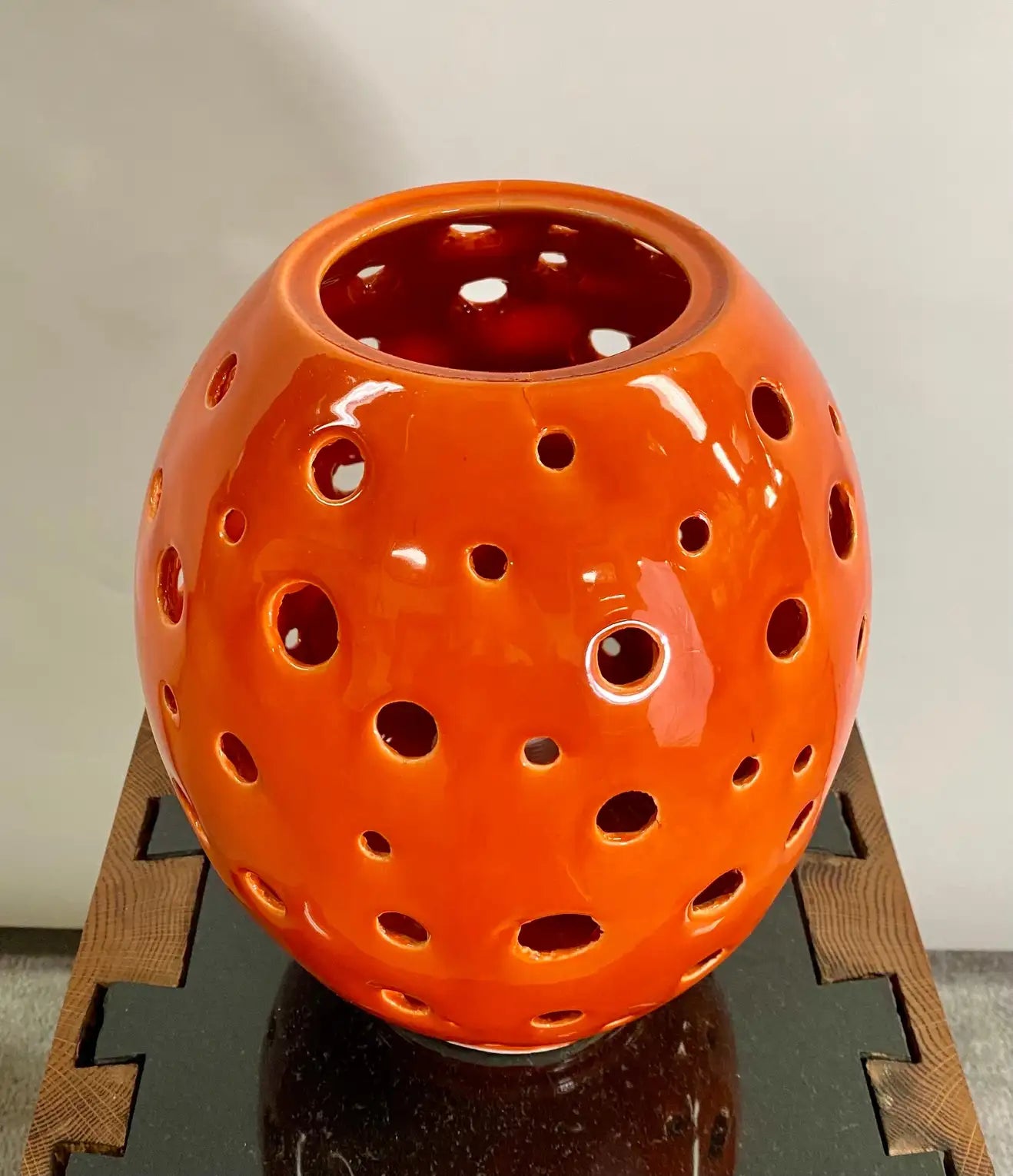 the-official-site-of-modern-ceramic-orange-table-lamp-hot-on-sale_2.webp