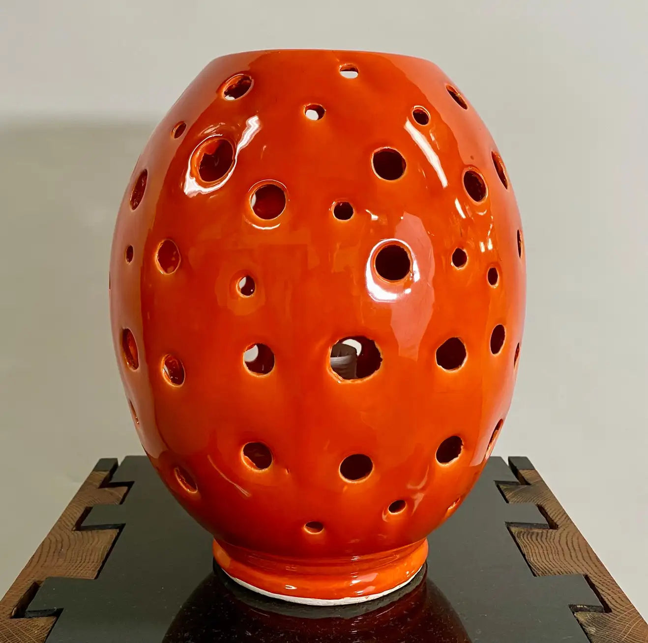 the-official-site-of-modern-ceramic-orange-table-lamp-hot-on-sale_3.webp