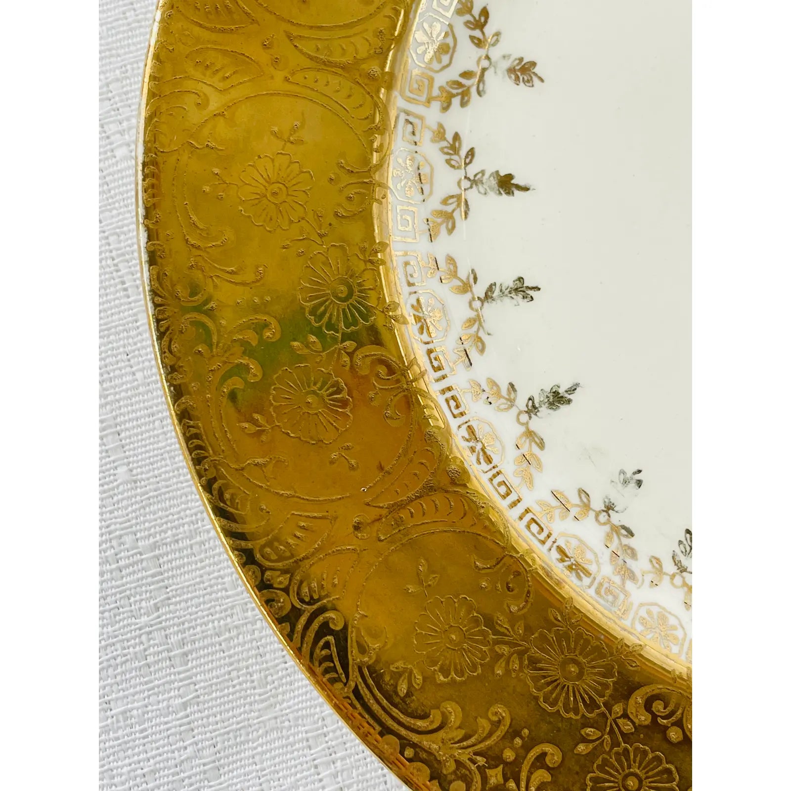 the-worlds-best-authentic-federal-style-sabin-crest-o-gold-warranted-22k-gold-dinner-plate-set-of-6-online-sale_4.webp