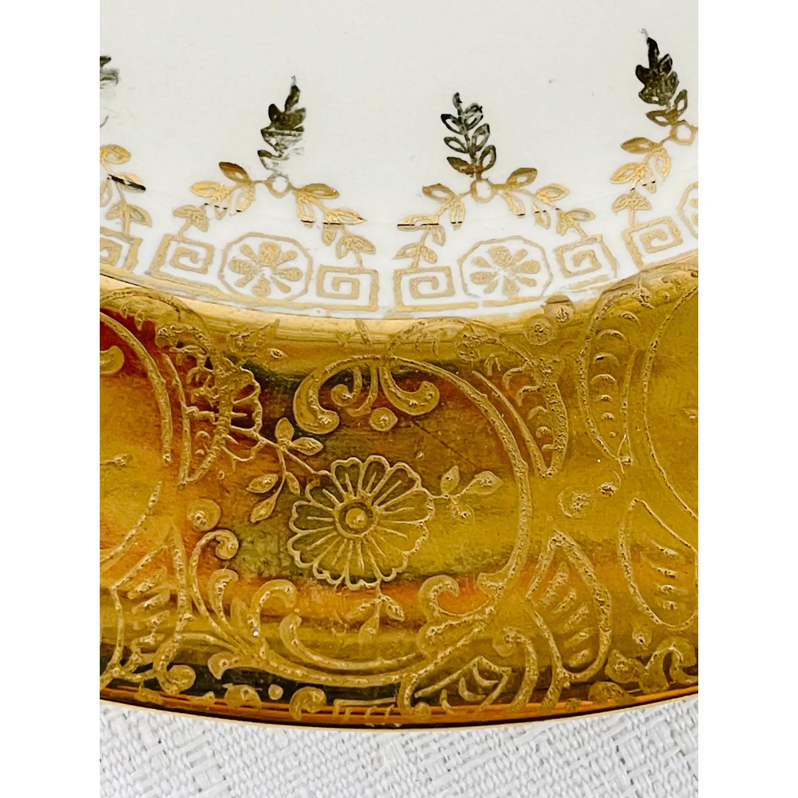 the-worlds-best-authentic-federal-style-sabin-crest-o-gold-warranted-22k-gold-dinner-plate-set-of-6-online-sale_5.webp